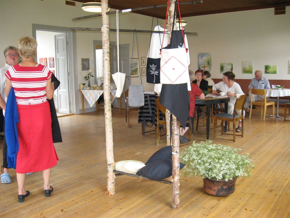 Utställning i Kyrkstugan, Örnsköldsvik, försommaren 2007.