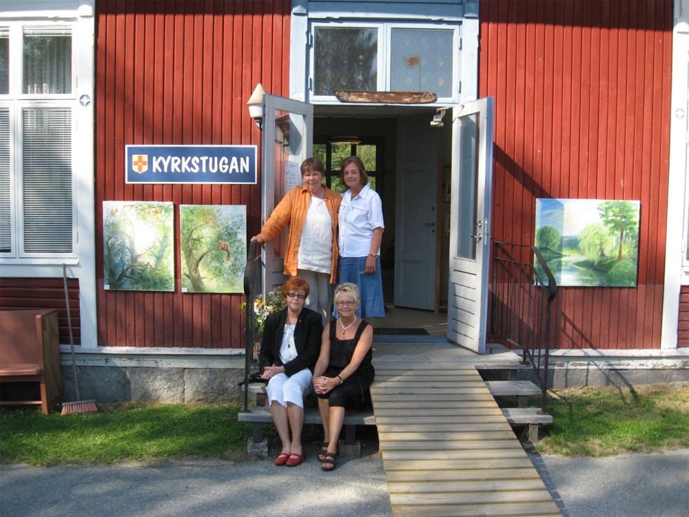 Utställarna utanför Kyrkstugan i Örnsköldsvik - 20/7 2008.