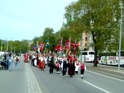 17:e maj-"tåget" på Strandvägen, 17/5 -04