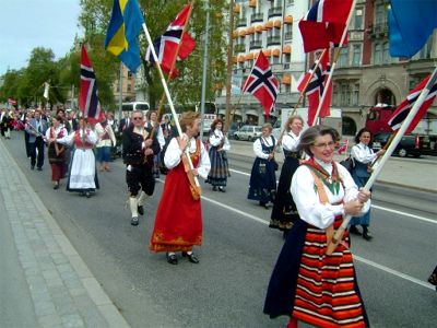 17:e maj-"tåget" på Strandvägen, 17/5 -04