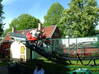 ... Lilla berg- och dalbanan, 17/5 -04