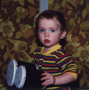Felix med en liten trumma. 1999-03-28
