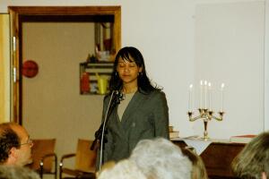 Laide Rieke - barnbarn. Jag har världens bästa mormor och morfar. Jag saknar Susanne jättemycket redan. Min mamma hälsar att saknaden är stor. Jag minns Susanne med glädje i allt och jag glömmer henne inte. 2000-05-01 Foto: Leif Kennerberg
