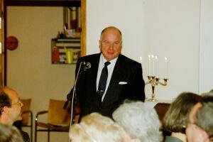 Erik Littorin - jag har känt Susanne och Ivan i 30 år och de har betytt väldigt mycket för mig. Jag hade också tidigare många fördomar om kristna innan jag lärde känna dem. De har dock genom sitt sätt förändrat min syn. Susanne lämnar ett oerhört stort tomrum efter sig. Jag kan aldrig glömma henne. 2000-05-01 Foto: Leif Kennerberg