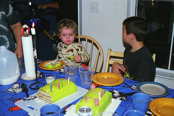 Vi firade också Felix´s 3-årsdag. 30/10 -00.