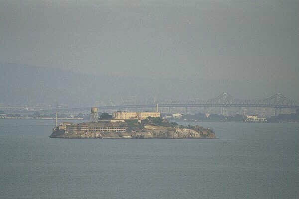 Utsikt över Alcatraz från Golden Gate. 1/11 -00.