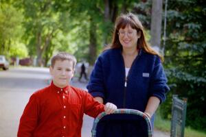Lukas och Grete med Johanna i vagn.