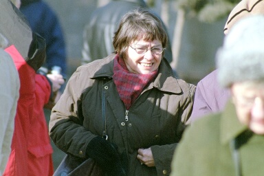 Barbro på väg uppför Kinesiska Muren, 4/11 -02