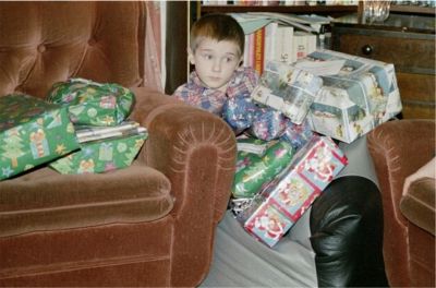 Adam "drunknar" i alla julklapparna, 24/12 -02