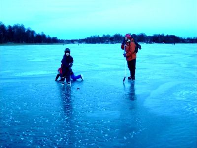 Jonas, Gustav och Daniel på Drevviken, 18/1 -04