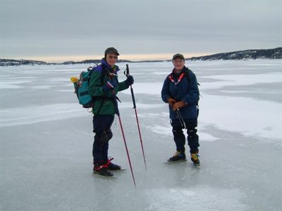 Rolle och Ivan ute på Erstaviken, 12/2 -04
