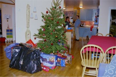 Julgranen och julklapparna, 21/12 -03