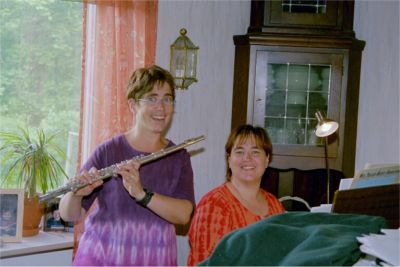 Åsa på tvärflöjt och Marita på flygel, 7/7 -03