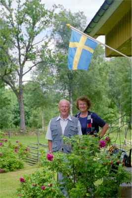 Fritz och Ella gästar oss på Danhäll en vacker sommardag, 29/6 -03