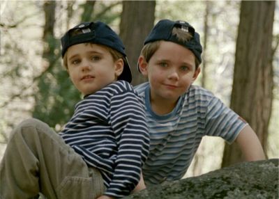 Max & Felix höft uppe på en klippa, Yosemite Park, 29/3 -03