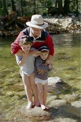 Felix, Mats & Max på en sten, Yosemite Park, 29/3 -03