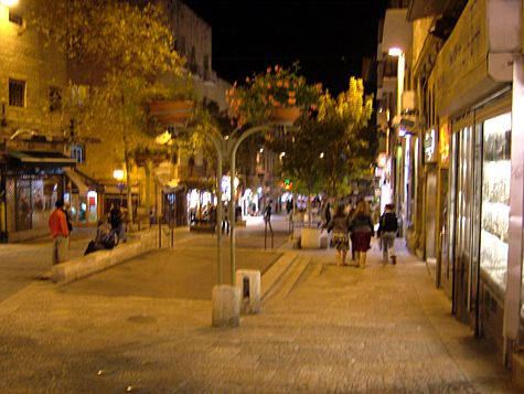 Gatubild på Ben Yehuda. 9/11 -05