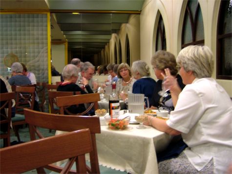 Avskedsmiddag på hotellet. 10/11 -05