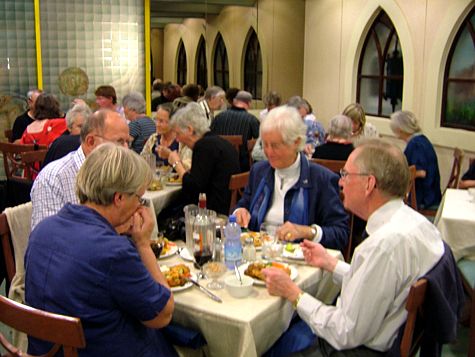 Avskedsmiddag på hotellet. 10/11 -05