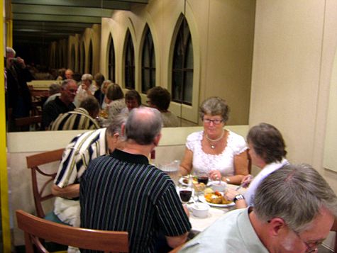 Avskedsmiddag på hotellet. 10/11 -05