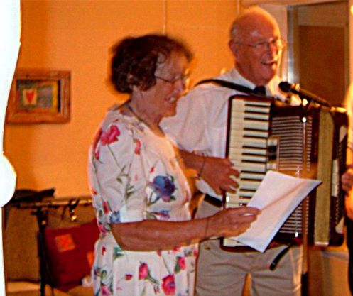 Ella & Fritz sjunger en visa om sina förväntningar på Claes, 14/7 -06