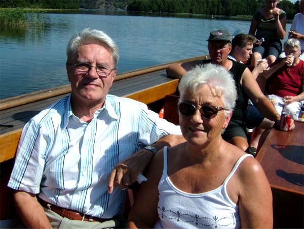 Här på Ören har vi just avslutat vår fika och återvänder hemåt, 8/8 -06