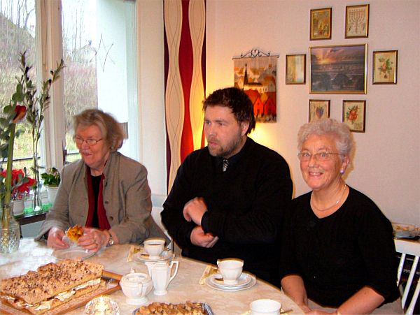 Evylon och Peter uppvaktar Elsie på 70-årsdagen, 11/12 -08