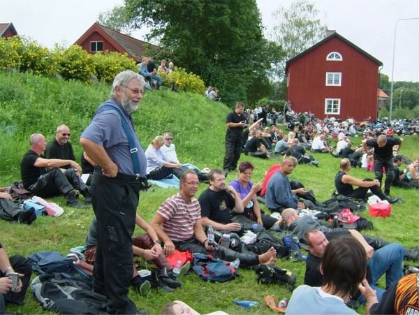 ... för att titta på ekipagen som kör Mälaren runt, 19/8 -06