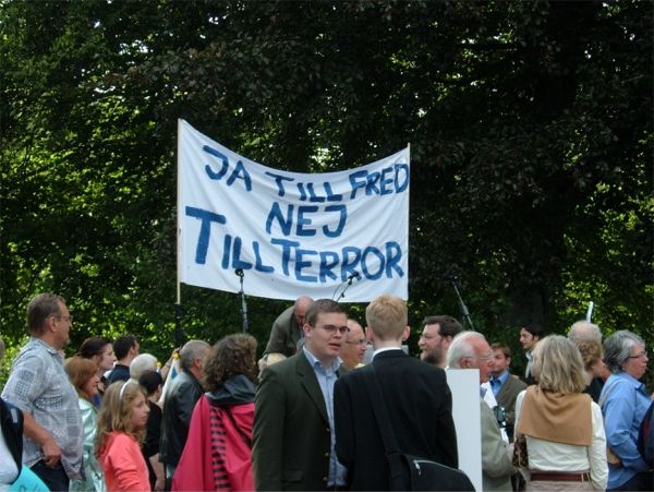 Manifestation för Israel på Roald Wallenbergs torg i Stockholm ...