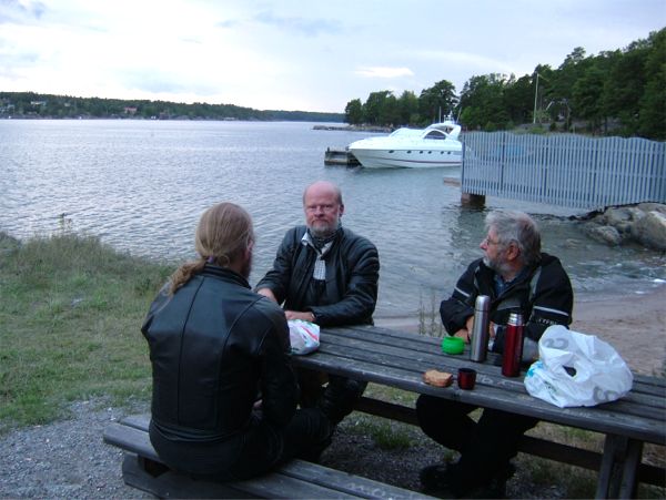 4 MC på TYFRI-tur till Överby Brygga på Djurö ...