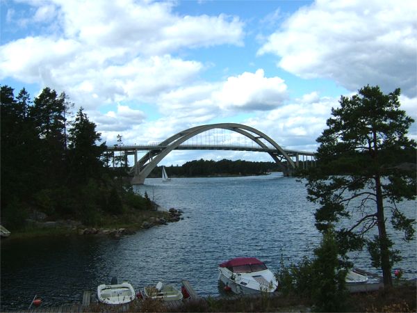 En söndagsförmiddag i Stavsnäs och sedan över Djuröbron till ...