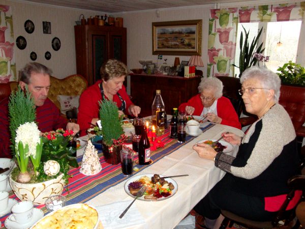 Annandagslunch hos Birgitta & Gudmund på Ödesbacka ...