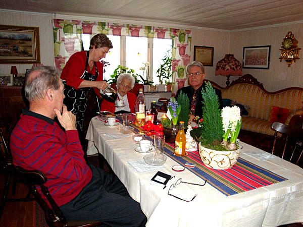 ... med kaffe och ostkaka till efterrätt; 26/12 -08