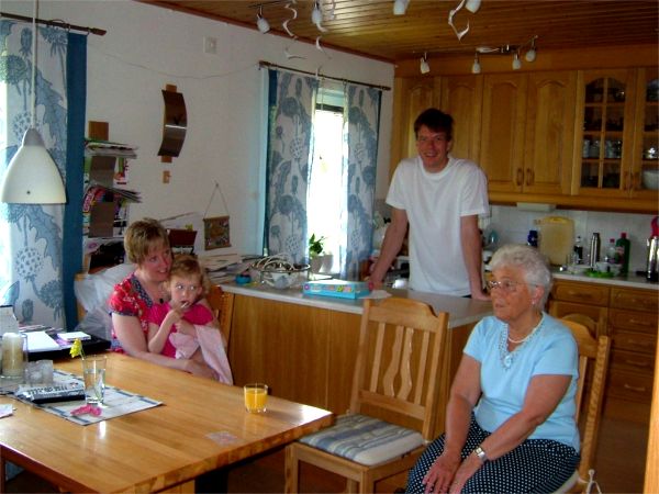 Besök i Sörberge hos Martina, Kristin och Christer Lundqvist; 7/6 -08