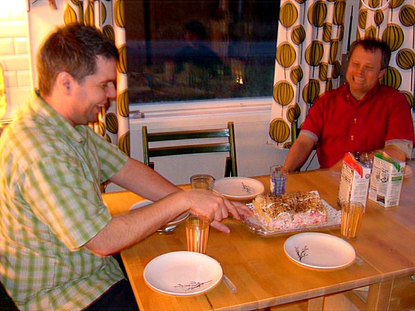 ... firas med bl a marängtårta; 8/4 -08