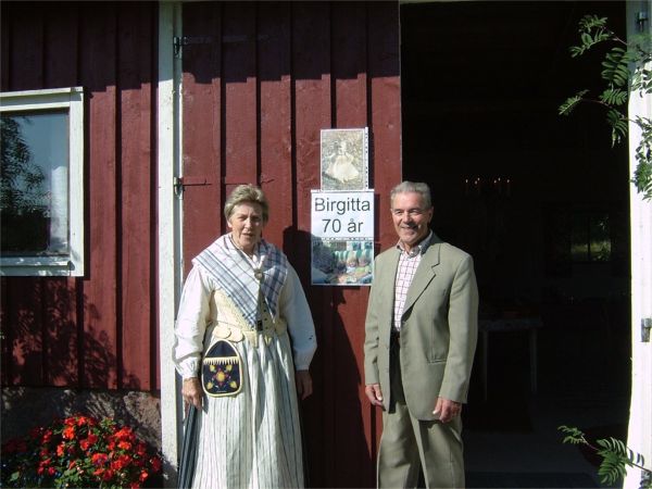 Birgitta & Gudmund utanför festlokalen; 13/9 -08