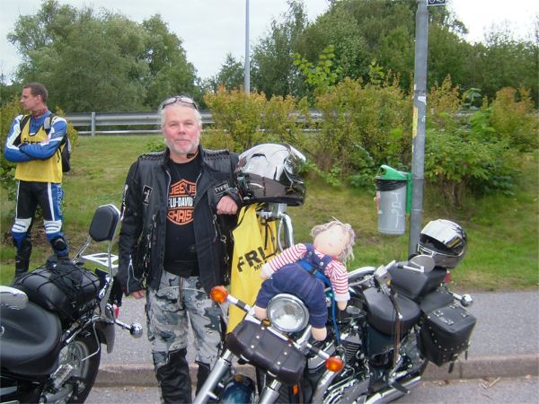 Trasdockekortegen med ca 200 motorcyklar gick i år ...