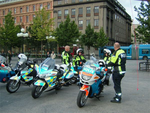 MC-poliser som hjälpte oss i trafiken; 28/8 -08