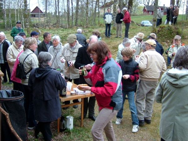 Valborgsmässoafton i Broaryds hembygdspark - korvgrillning; 30/4 -08