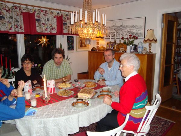 Familjen firar Elsie ...