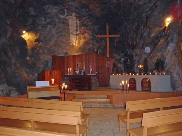 St Anna kyrka, 90 meter ner i berget, Kristineberg.
