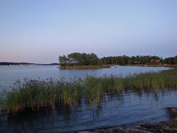 ... samtalade och njöt av solnedgången och naturen; 19/8 -09