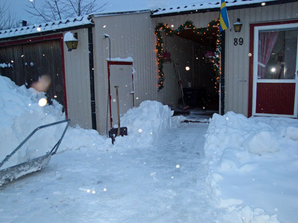 Det blev mycket snö att röja och inte så lätt ...