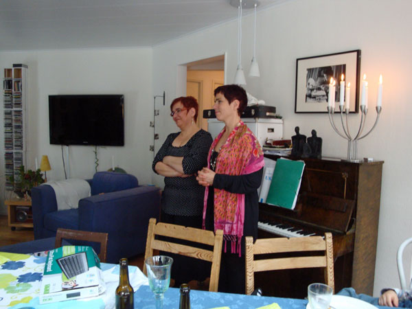 Marita och Åda håller tal