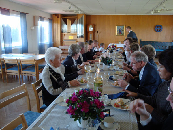 Efter begravningsakten ...