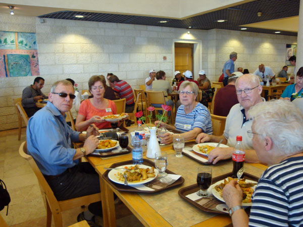 Lunch på Ramat Rachel Hotel i södra Jerusalem.
