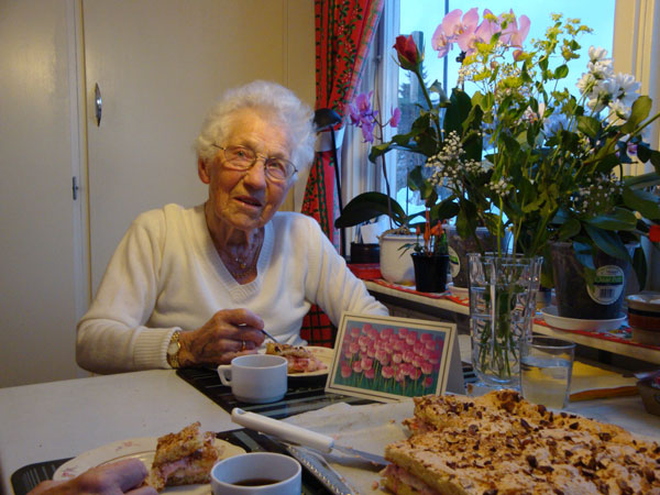 Greta firar sin 96-årsdag hos oss i Vendelsömalm.