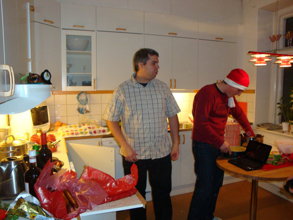 ... gör en tysk ostkaka efter sitt recept i datorn.