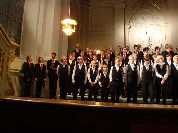 ... har en stor konsert i Adolf Fredriks kyrka; 4/12 -11.