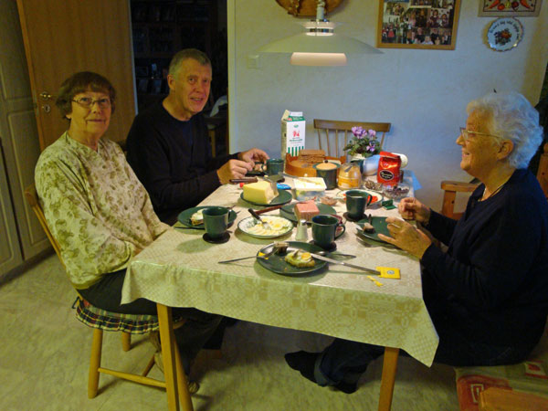 Kvällsfika hos Gullan & Bengt, Broaryd; 2/10 -12.